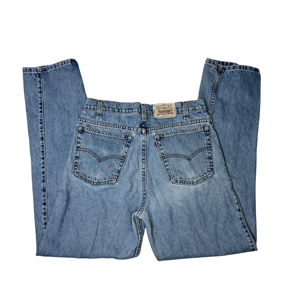 Vintage Levi's 540 Jeans 90s Relaxed Fit Men's Size 32x32 Light/Medium Wash